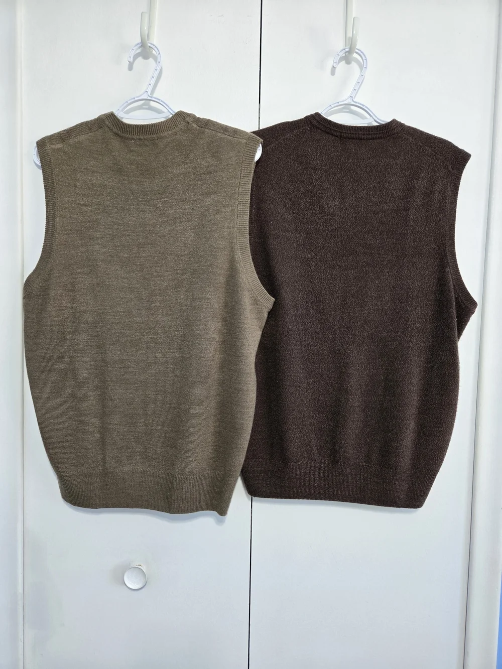 Dockers Men’s Medium Sweater Vest Lot of 2 Argyle Brown Tan V Neck Preppy